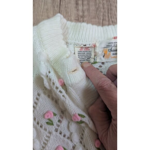 Vintage Sweater be  Banff 100% Acrylic Cardigan With Floral Design size M? Read - Picture 8 of 12